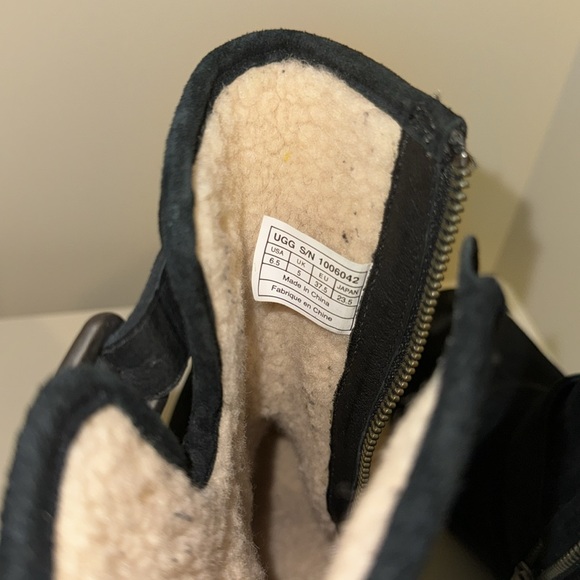 UGG Australia boots, Size 6.5 - Picture 5 of 6